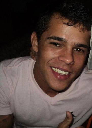 olá meu nome é fernando rodrigo galvincio borges tenho 18anos