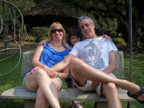 Sou uma pessoa comum e adoro fazer amizades....