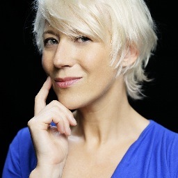 CaoiMc's profile picture. A little country girl who loves all things theatrical... Living in The Now...