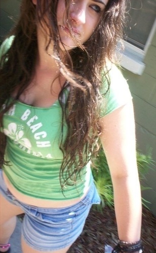 Christ Follower, Directioner, 21!! I'm a very random person, ADD is the way to be :) follow and I'll follow back