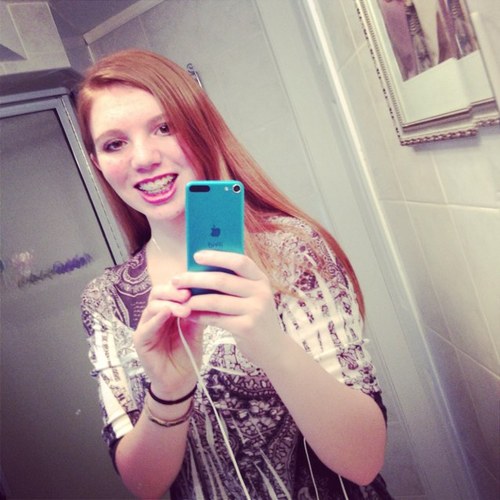 Jordyn, but you can call me Jo:) Writer.Fan-girl.Ginger.
