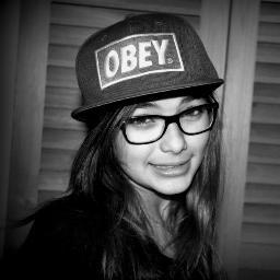 On est jeunes qu'une seule fois, enjoy! 
Dans la vie fais ce qu'il te plait, tu seras toujours critiqué.
One direction, ces garçons ont changé ma vie. :3