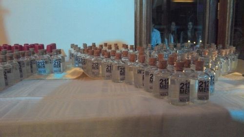 un micro emprendimiento dedicado a la fabricacion de PERFUMES ARTESANALES!
