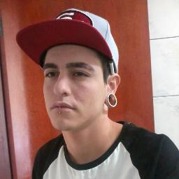 Enfim, tenho agradecido por estar vivo e ter andado por onde andei e ter vivido tudo o que vivi e ser exatamente como sou.