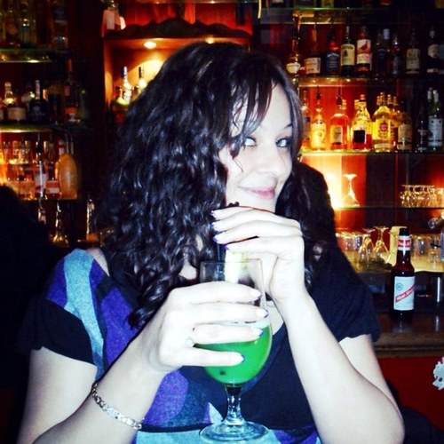 LittleMzCurious's profile picture. Um... 

Utterly miserable, fickle and lazy- and that’s on a good day. LOVE ME DAMMIT!