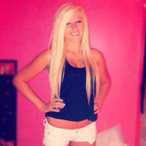 iEIenaBroooke's profile picture. Life is amazing and beautiful like me