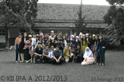 The official twitter page XII IPA A SMA ANGKASA BANDUNG 2012-2013 & We love so much mamah dwi ♥ - Masuk barengkan? Keluar & Lulus kudu bareng! Sukses UN 2013!!