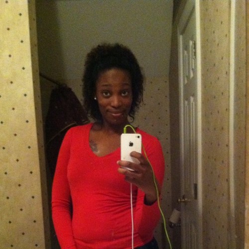 Just a natural girl no make up...just me
#TeamIphone #ProudMommy #Family1st