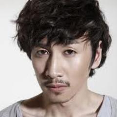 เป็นยูแอน่ามา 3 ปีแล้ว และจะรักเทอตลอดปัยนะ ลิลลี่