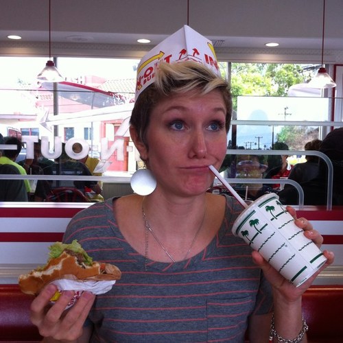 thepbnshelley's profile picture. adventure lover + night owl + laugh-aholic + life learner.