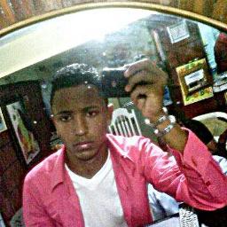 ***Me caigo me levanto, me equivoco aprendo, me hieren pero sigo vivo, soy un ser humano no soy perfecto, pero cada dia mejoro mas.***