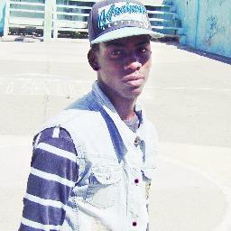 SOi DOminiCanO hasta La Taza.. ♥
me gustan las cancion de kenye west. wiz khalifa. tyga.