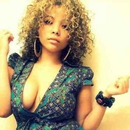 melisssthom's profile picture. Food  Bed  Music  Twitter  Cellphone = Perfect day.
Follow4Follow