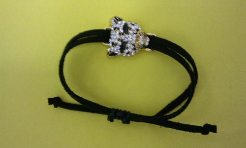 Los mejores complementos hechos a mano, interesad@s: antigonacomplementos@gmail.com