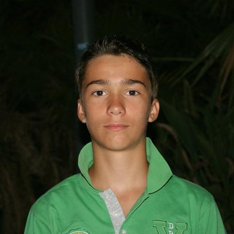 Miguel.15. Amante de la formula 1 y de lqsa tambien pequeño youtuber Ahh y si la vida te da palos... kedatelos coño, palos gratis!!!
