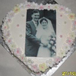 JulieAspin1's profile picture. 