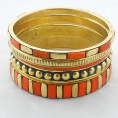 We are leading manufacturer & exporter of handicrafts and fashion jewelry for the last 20 years. The products being PHOTO FRAME, MIRROR, PLECMANT, BRACELATE,