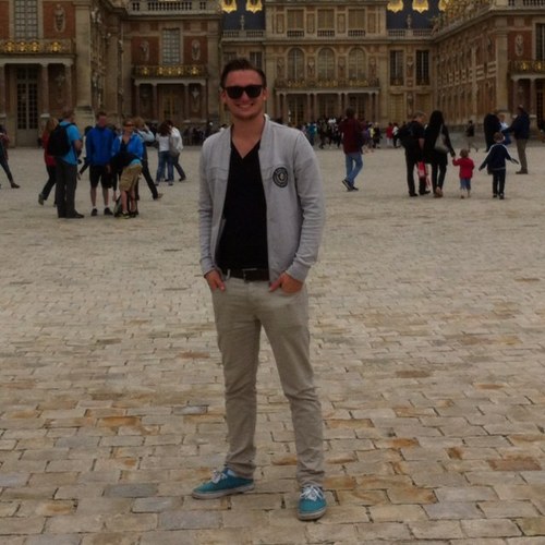 •Studying Economics @ TilburgUniversity• CFO @Menzarecords //Collect moments not things//