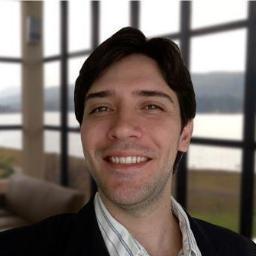 Trabalhando com gestão da inovação e a procura de conhecimento.