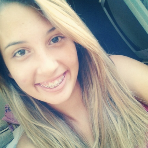 Karla Correa, Campo Grande - Ms, 15 anos,tenho ciumes de tudo qe e e nao e meu, 'Educacao uso cm qem mereçe ! 'Bj Bj . Falou (: