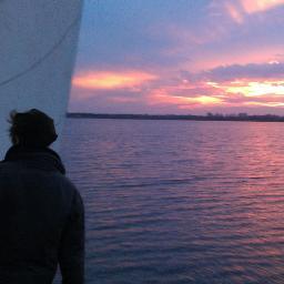 Sailing and Geocaching 
Segelyacht Hallberg P28. 2014 werden wir zwei die Ostsee umrunden. Ich: Segelneuling, freier Journalist und Streetworker.