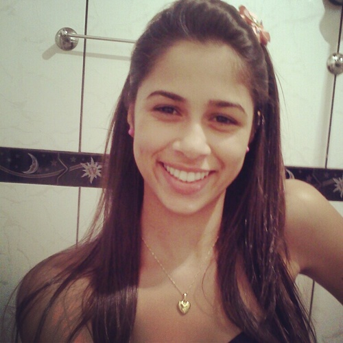 Tenho acordado todos os dias tentando entender o que se passa dentro de mim. Às vezes sou a pessoa mais doce do mundo, às vezes a mais ruim. entao vai de voce!