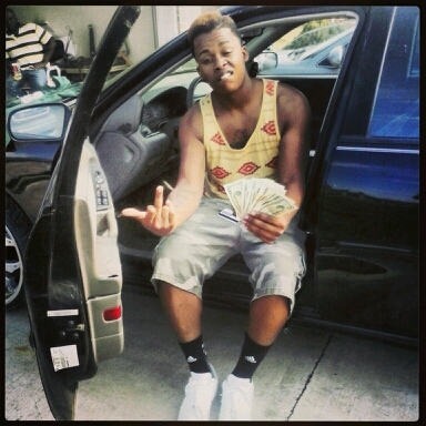 Jus anutha young nigga tryna make it owt da struggle!!! Enough said my nigga Follow me @addidascrazy22 ryte na!