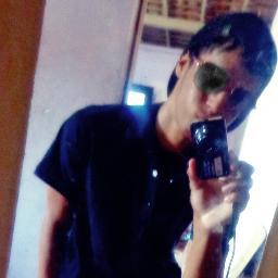 amante da música, chocolate, esportes entre outras coisas, feliz com a vida, 17 anos de pura doçura... e isso  真的很喜歡這一切！