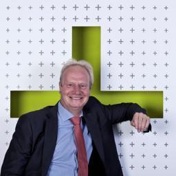 registeraccountant en directeur Buitengewone Accountants Winterswijk, teammanager Longa '30 1, voetbal 1e klasse