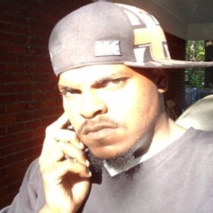 British Acor in LA / Musician - I play the drums. In favor of world peace, love and cheddar cheese. IMDB: http://t.co/T9JlBinqjn