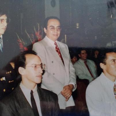 LedesmaRos's profile picture. Melómano empedernido, sibarita, dibujante, arqui y docente por vocación; amante de la naturaleza y de mi esposa, con una hermosa y brillante hija enloquecida...