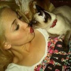aMo A @mechilambre eS mI iDoLa Y tAmBiEn A sU GaTiTa HeLeNa =)
