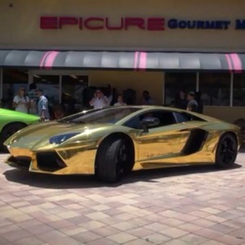 VOITURE