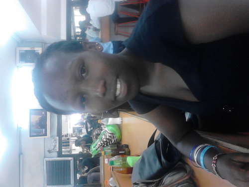 a wise girl kisses bt doesnt love.listens bt doesnt blve and leaves b4 shez left -marilyn monroe