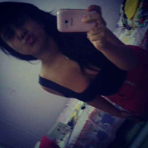 E sei que você vai ficar sabendo que tô feliz sem você do meu lado hoje eu tô livre, leve e desapegada {+music 'sigam;*