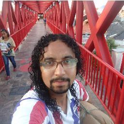 Sou um cara simpels, inteligente, espontaneo , descontraido , amo futebol, rock, mpb, jazz, forro por ser nordestino. Um cara de Fé, amigo, sensato.