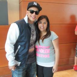 Hola Amo a Daddy Yankee 3 si te gusta Bacan :) sino mm NO ME IMPORTA .I.