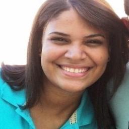 Sou carente, amo receber abraço, adoro um carinho, um sms, um cafuné!