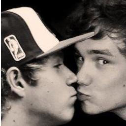 Hello xx I'm #Directioner ♥ / FOLLOW ME ? FOLLOW BACK ! (: xx