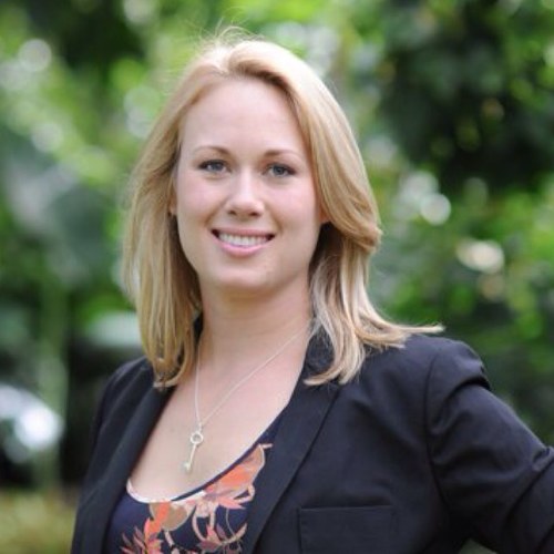 Oakville & Burlington Realtor with Royal LePage. Mother to a kookie toddler, DIYer, Ganaraskan Dog Owner and skier.