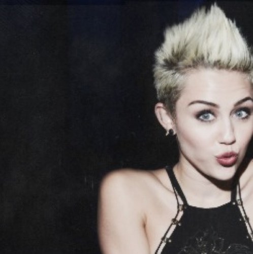 MrsValerieHoran's profile picture. 12.OCHOA BOYZ,ONE DIRECTION & MILEY ❤