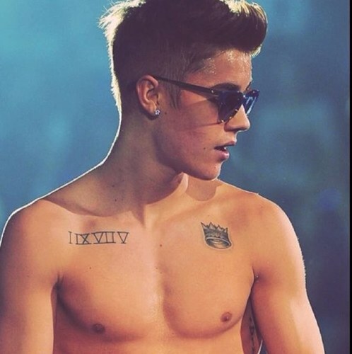 More than abs we support our idols. Kidrauhl, 1D, CP, Taylor, more. 

Believe in what you think is good, we are young to be anything but happy.