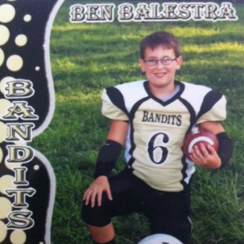 Nobody follow this account follow my new account @balestra_ben
