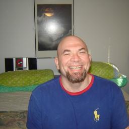 new to twitter ..shy gay guy checking things out from a distance in rural va.