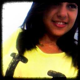 Pra que bio se você vai acreditar no que os outros falam?' Amo só minhas manas @_ingridmoretti  e @_thaisferreira2 e meu fio @raphasilvap_  Bjo pros iludidos :*