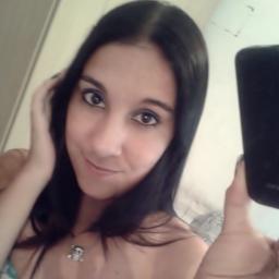 ROCK uma palavra capaz de unir naçoes ! O rock...me fortalece, me deixa mais viva, ele corre nas veias, esta na cabeça, esta no coração, esta na alma.