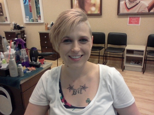 avonaprilrose's profile picture. 