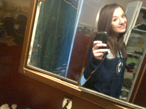Loves sports, passionate about music and friends, and i love Country!!