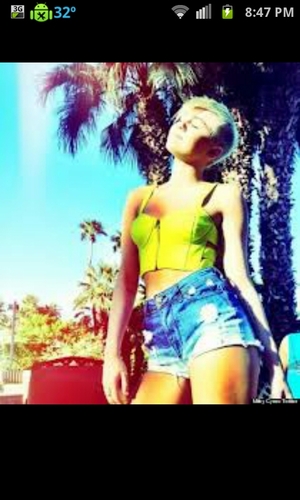 southernblond14's profile picture. Guys, my tweets are so random, just sayinnnnn'