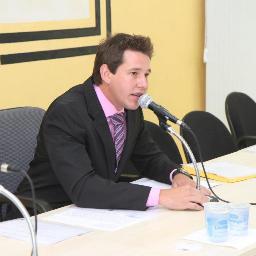 Não me venham falar em adversidades. A vida me ensinou que diante dela só há três atitudes possíveis: lutar, combater e vencer.

- Mário Covas